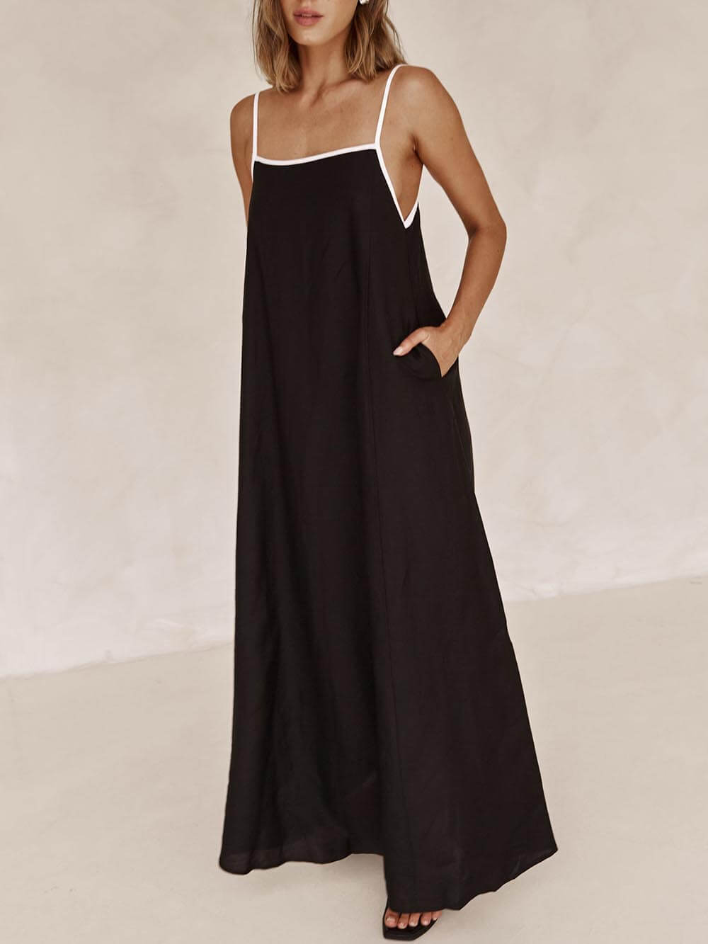 A-Linien Sommer-Vibe Trägerkleid mit Kontrasten