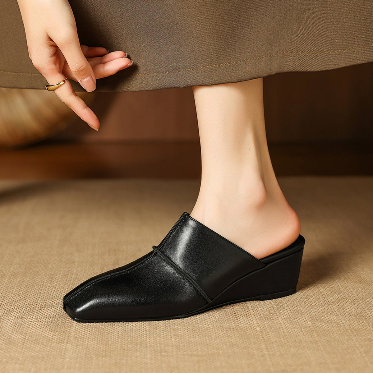 Mules Halia de cuero genuino con punta cerrada