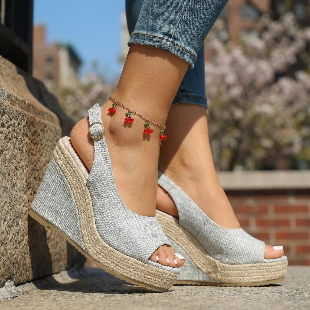 Rihanna sleehaksandalen