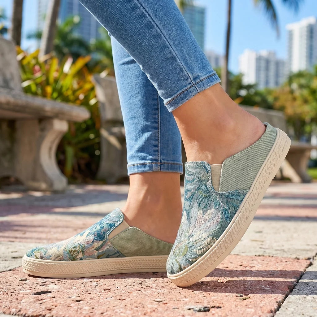 Krystal stickade mules