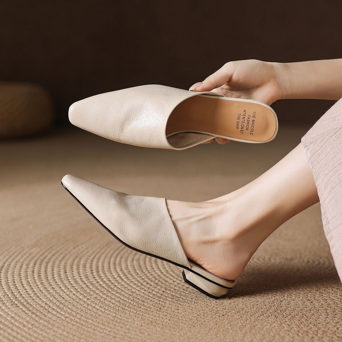 Mules Giselle de cuero genuino