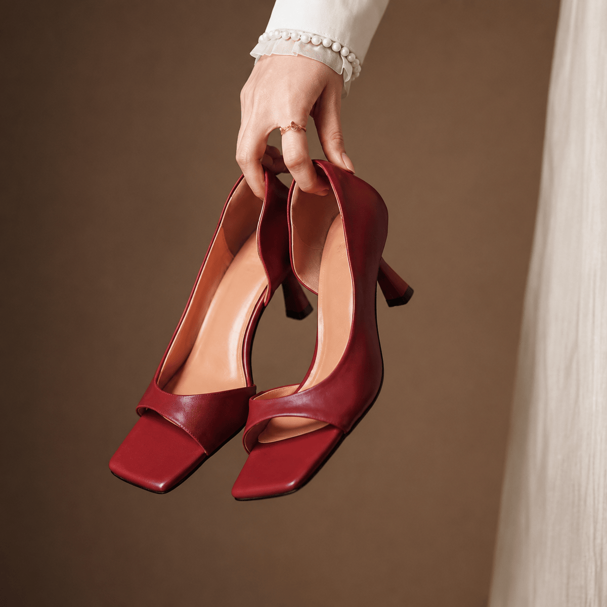 Marisol Kitten-sandal