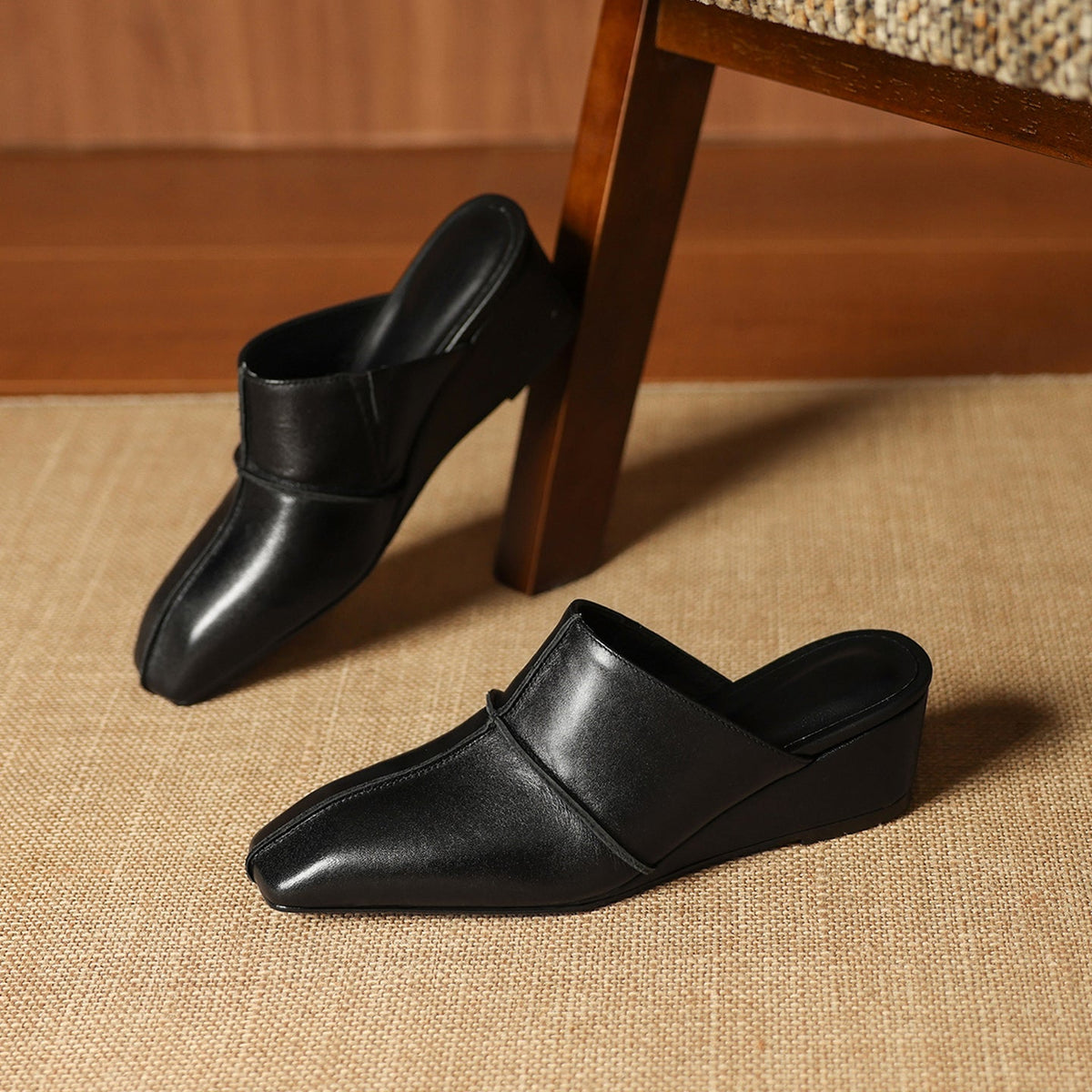 Mules Halia de cuero genuino con punta cerrada
