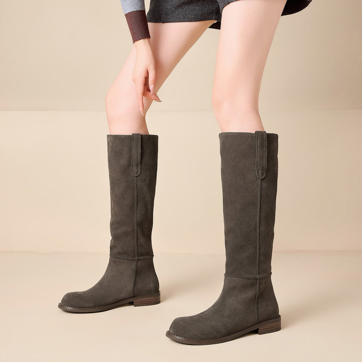 Selma knähöga boots i äkta mocka