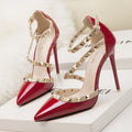 Stella spit zulaufende High Heels mit Nieten