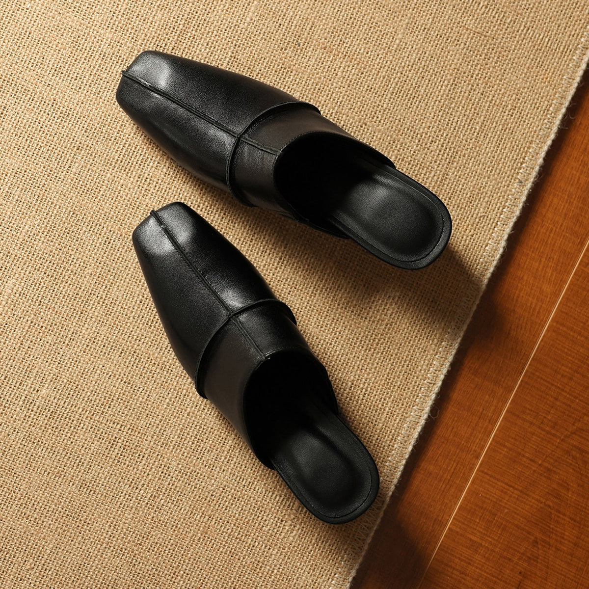 Mules Halia de cuero genuino con punta cerrada