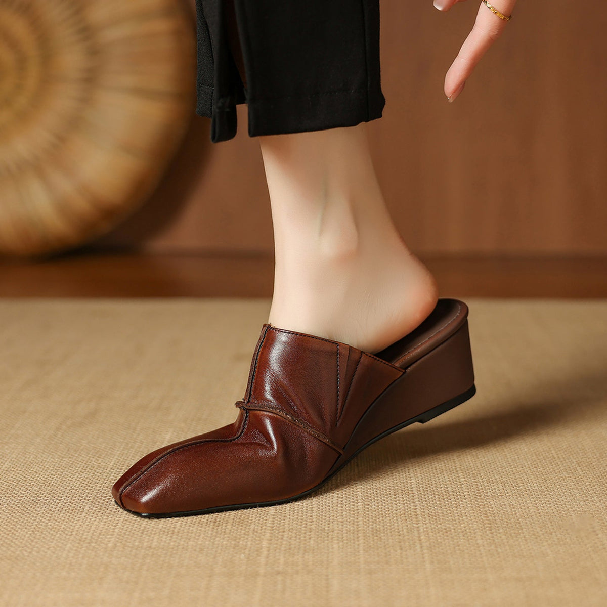 Mules Halia de cuero genuino con punta cerrada