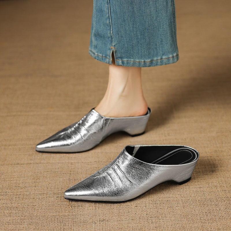 Mules Miora de cuero genuino con punta fina
