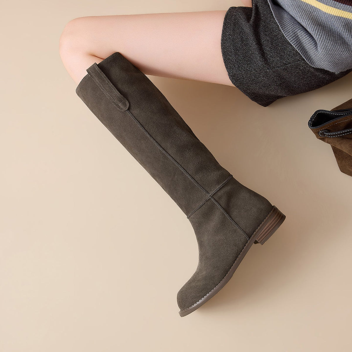 Selma knähöga boots i äkta mocka