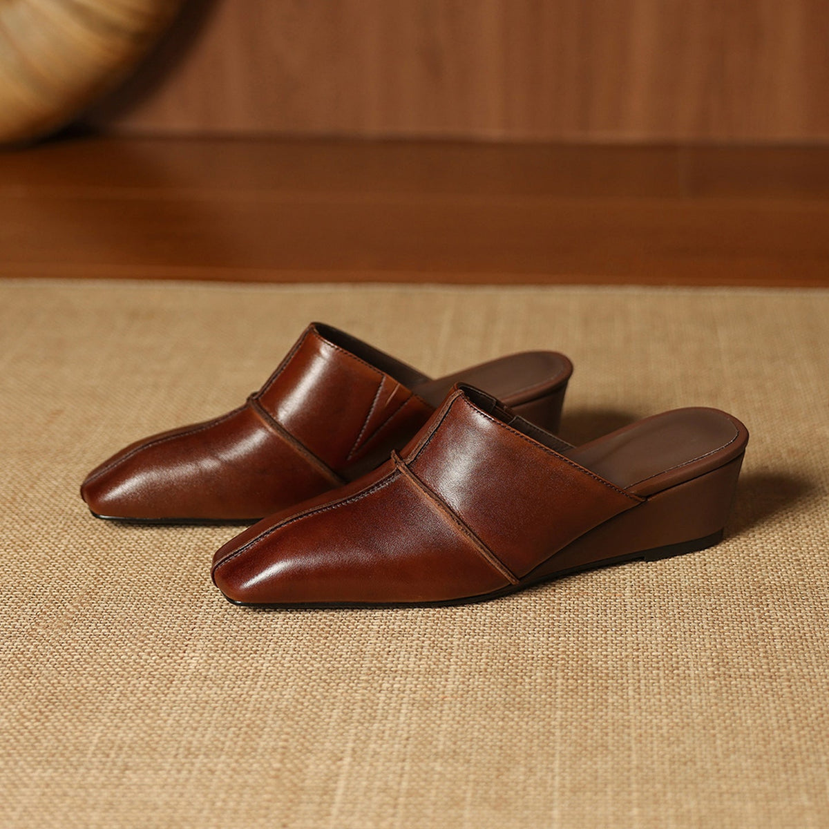 Mules Halia de cuero genuino con punta cerrada