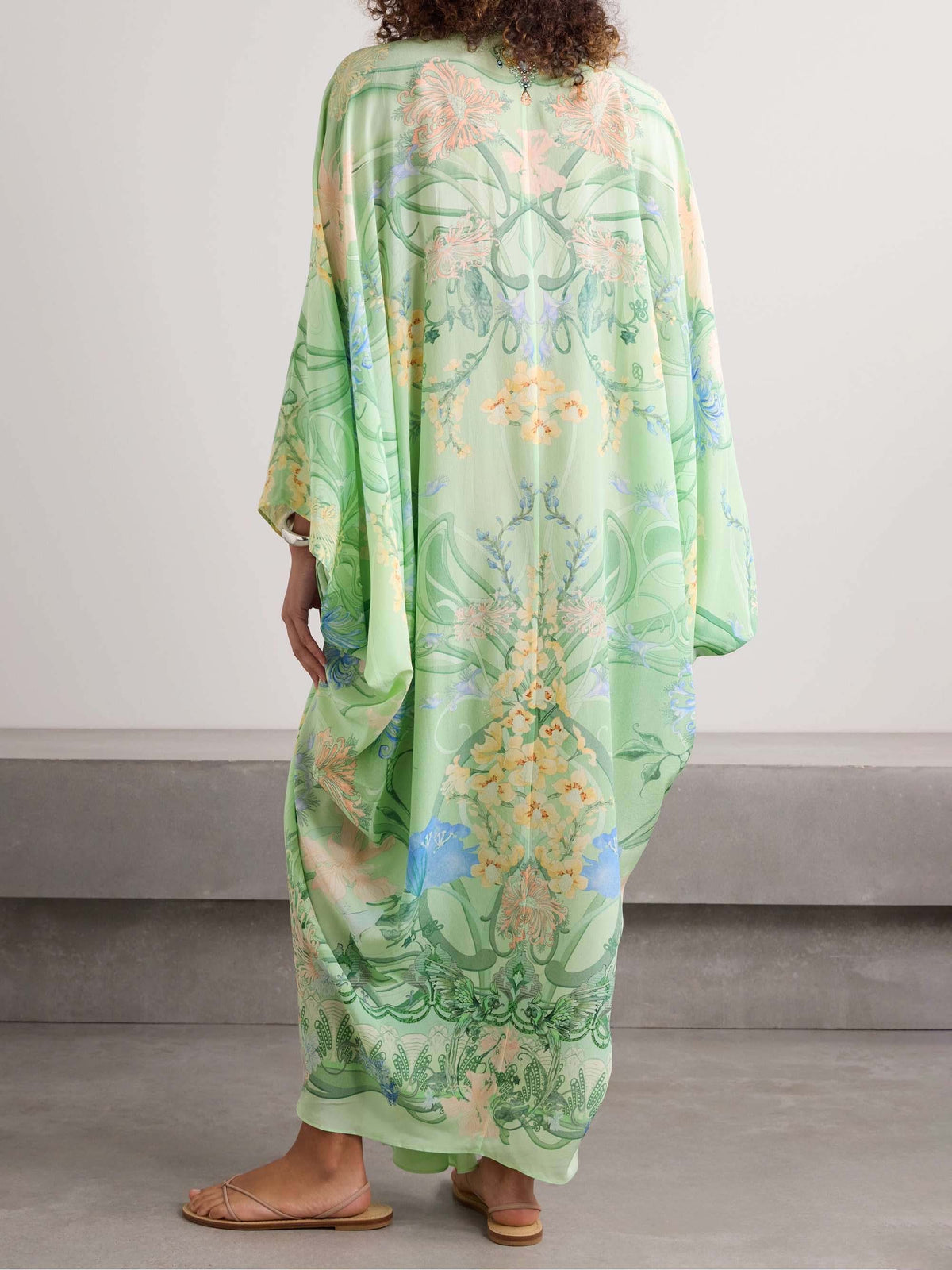 Einzigartiges geblümtes Oversize-Midikleid mit V-Ausschnitt