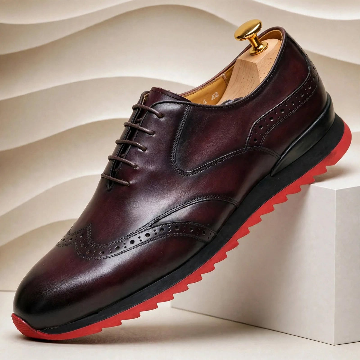 Sneakers Corvino in pelle di vacchetta