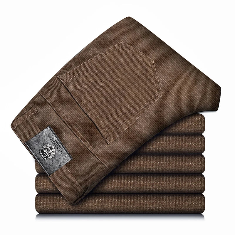 Pantalon en velours côtelé classique