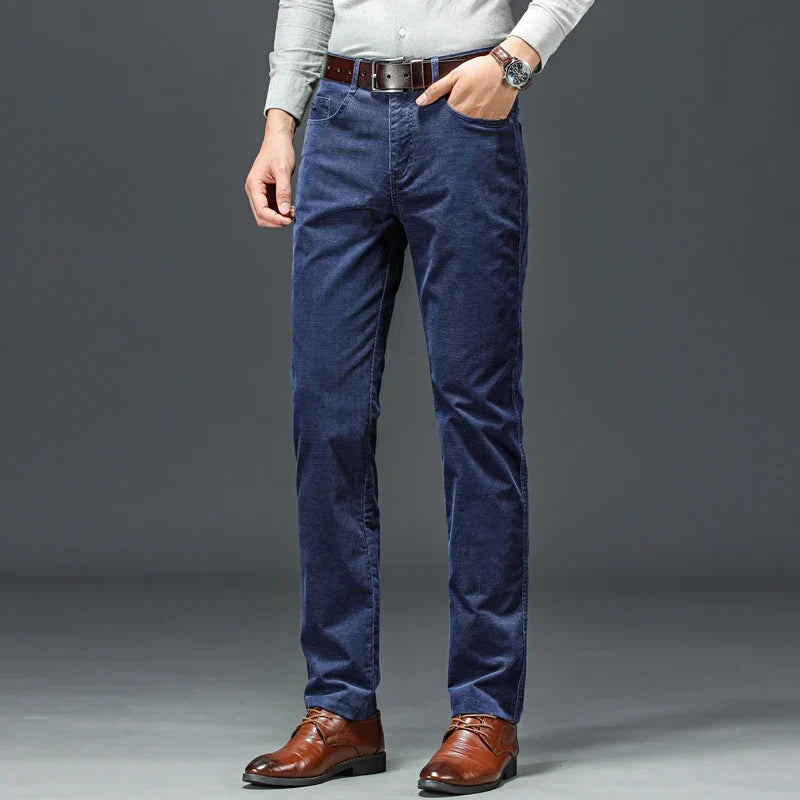 Pantalon en velours côtelé classique
