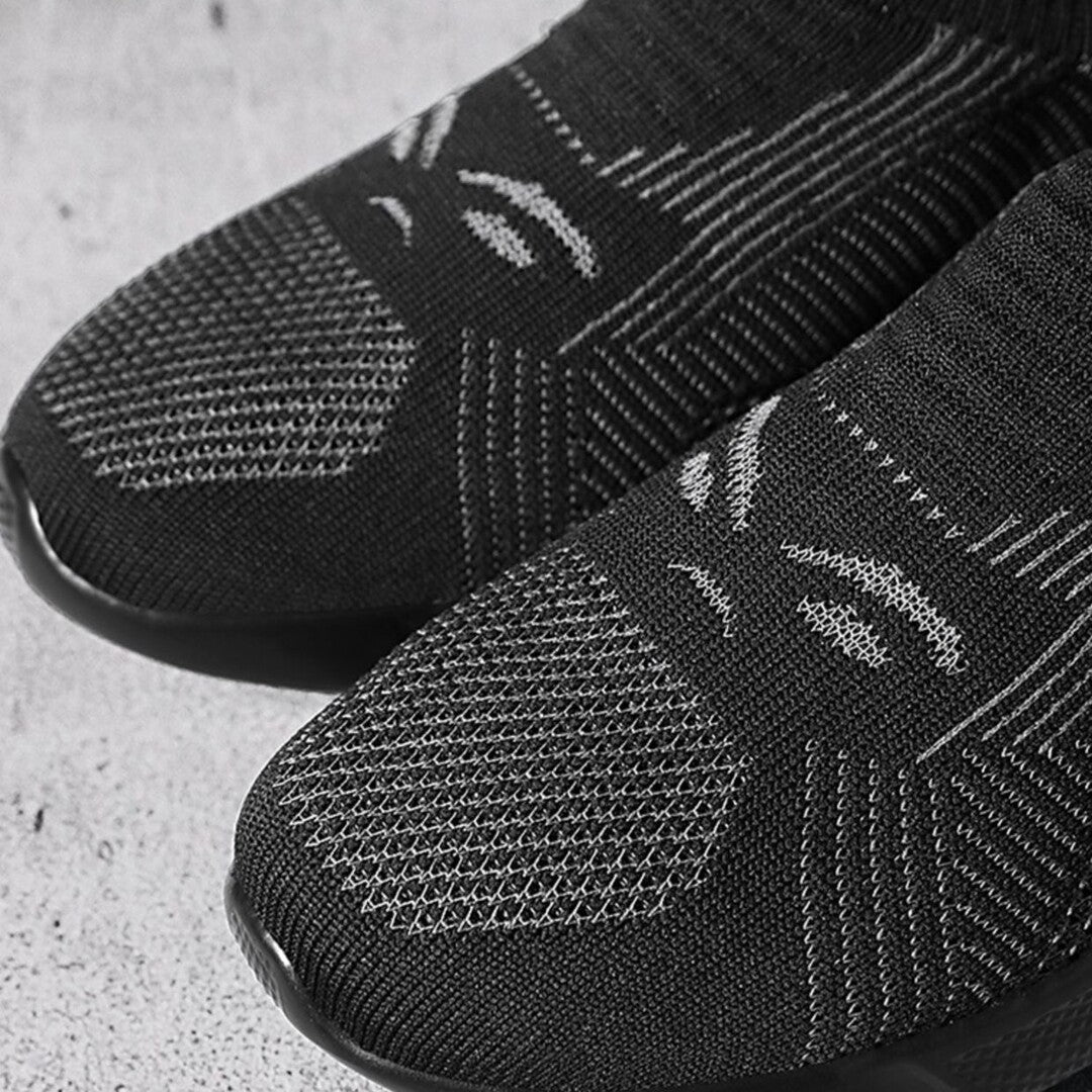 Monofärgade stickade sneakers