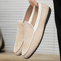 Sandstensfarvede suede slip-ons