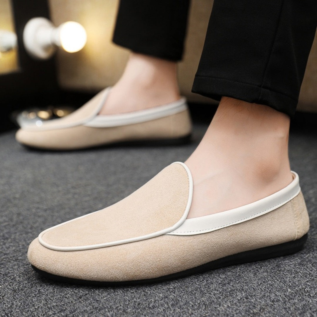 Sandstensfarvede suede slip-ons