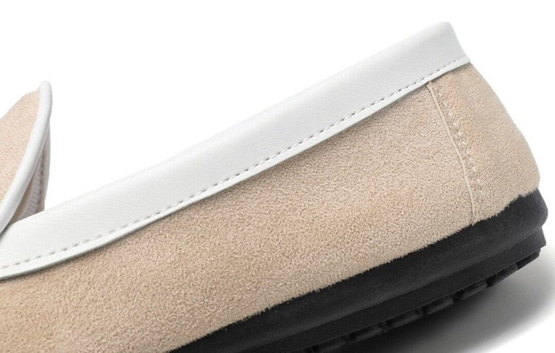 Sandstensfarvede suede slip-ons