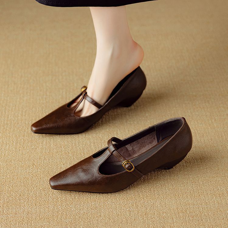 Zuri Mary-Jane-Pumps aus echtem Leder mit T-Riemchen