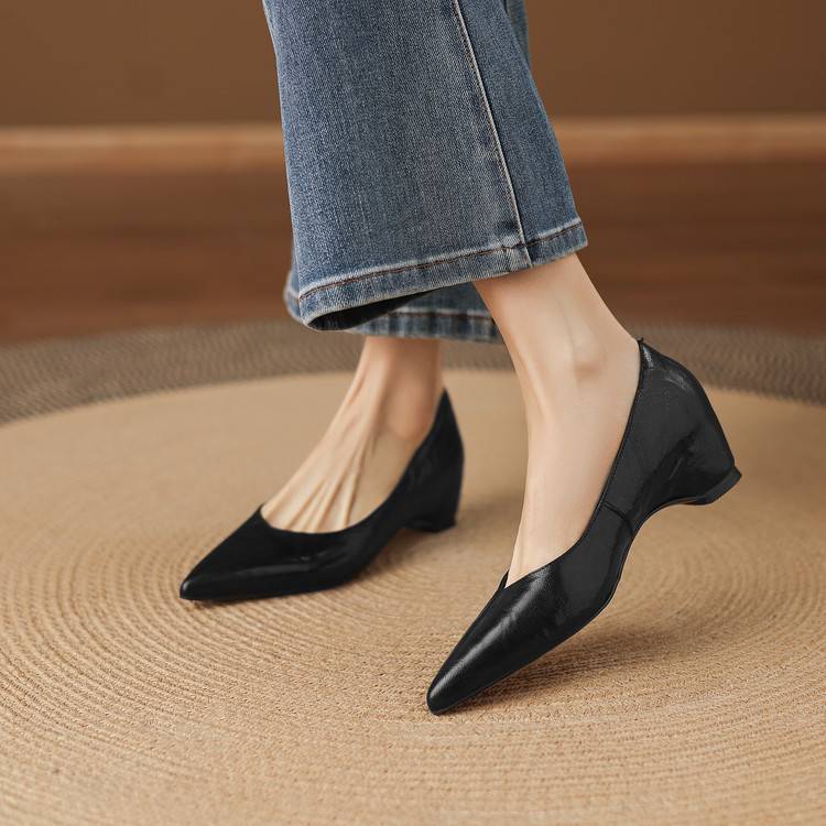 Marlot Echtleder-Pumps mit spitzer Zehenpartie und Absatz