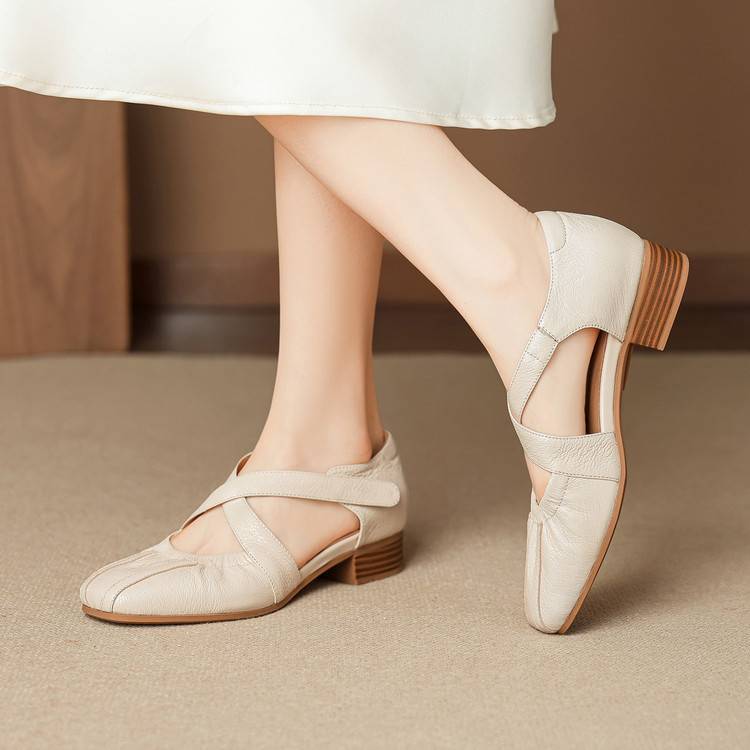 Chaussures plates Odie en cuir véritable à bride croisée