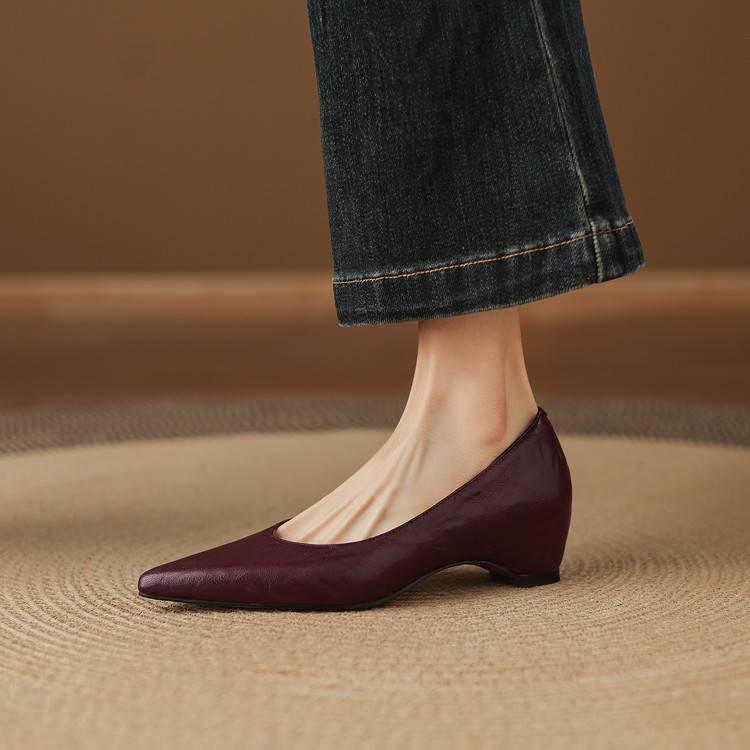 Marlot Echtleder-Pumps mit spitzer Zehenpartie und Absatz