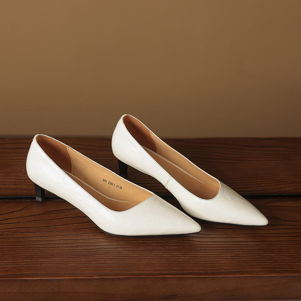 Tacones de cuero genuino con punta afilada Avia