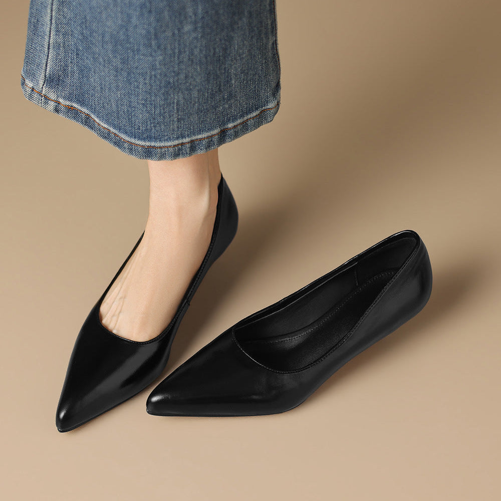 Zera pumps i äkta läder med spetsig tå och klack