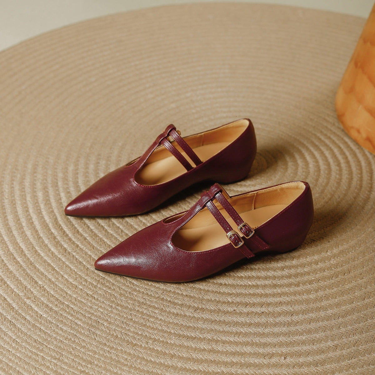 Tacones de cuero con doble tira en T Olara