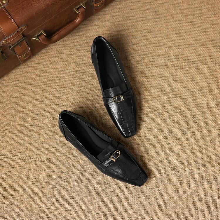 Mocassins Nivan em pele genuína com tira de cinto