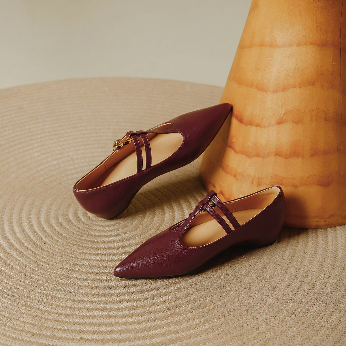 Tacones de cuero con doble tira en T Olara