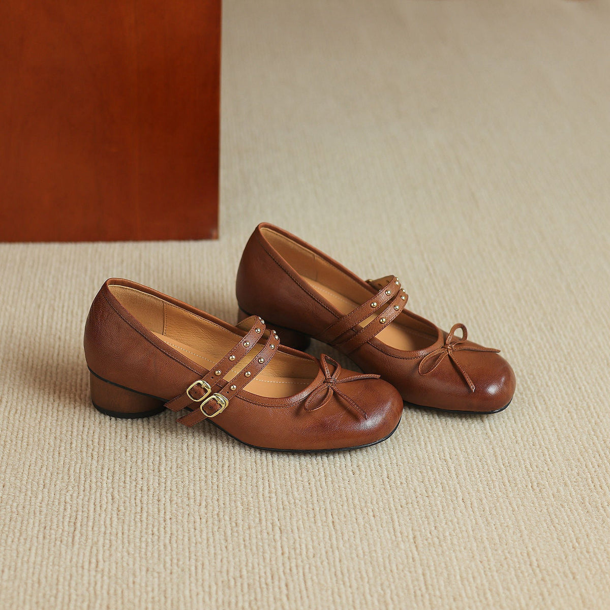 Alba Mary Jane-pumps van echt leer met studs