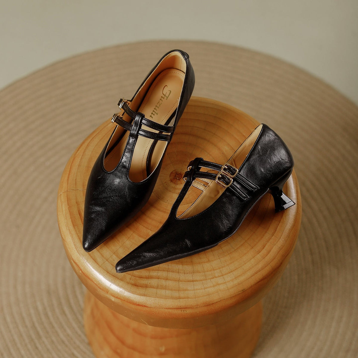 Mirel T-Strap-Pumps aus echtem Leder