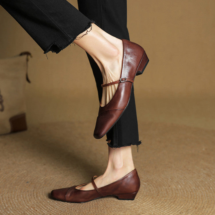 Velin pumps i äkta läder
