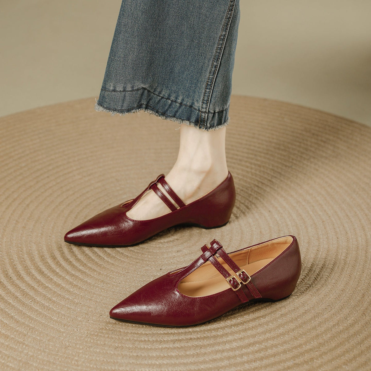 Tacones de cuero con doble tira en T Olara