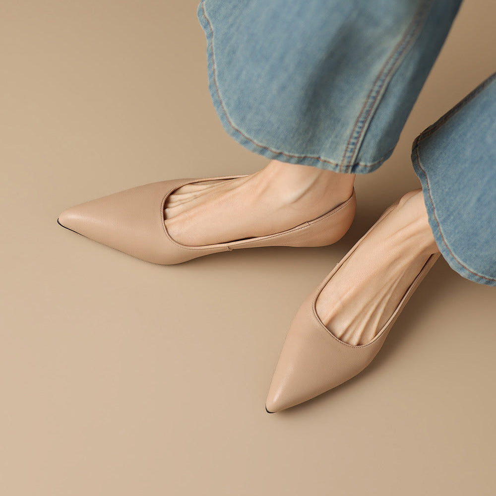 Zera pumps i äkta läder med spetsig tå och klack