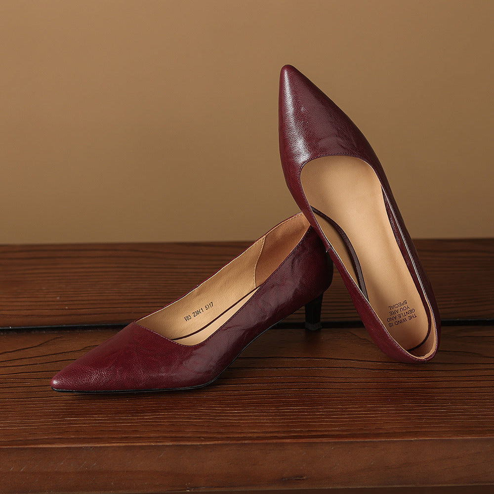 Tacones de cuero genuino con punta afilada Avia