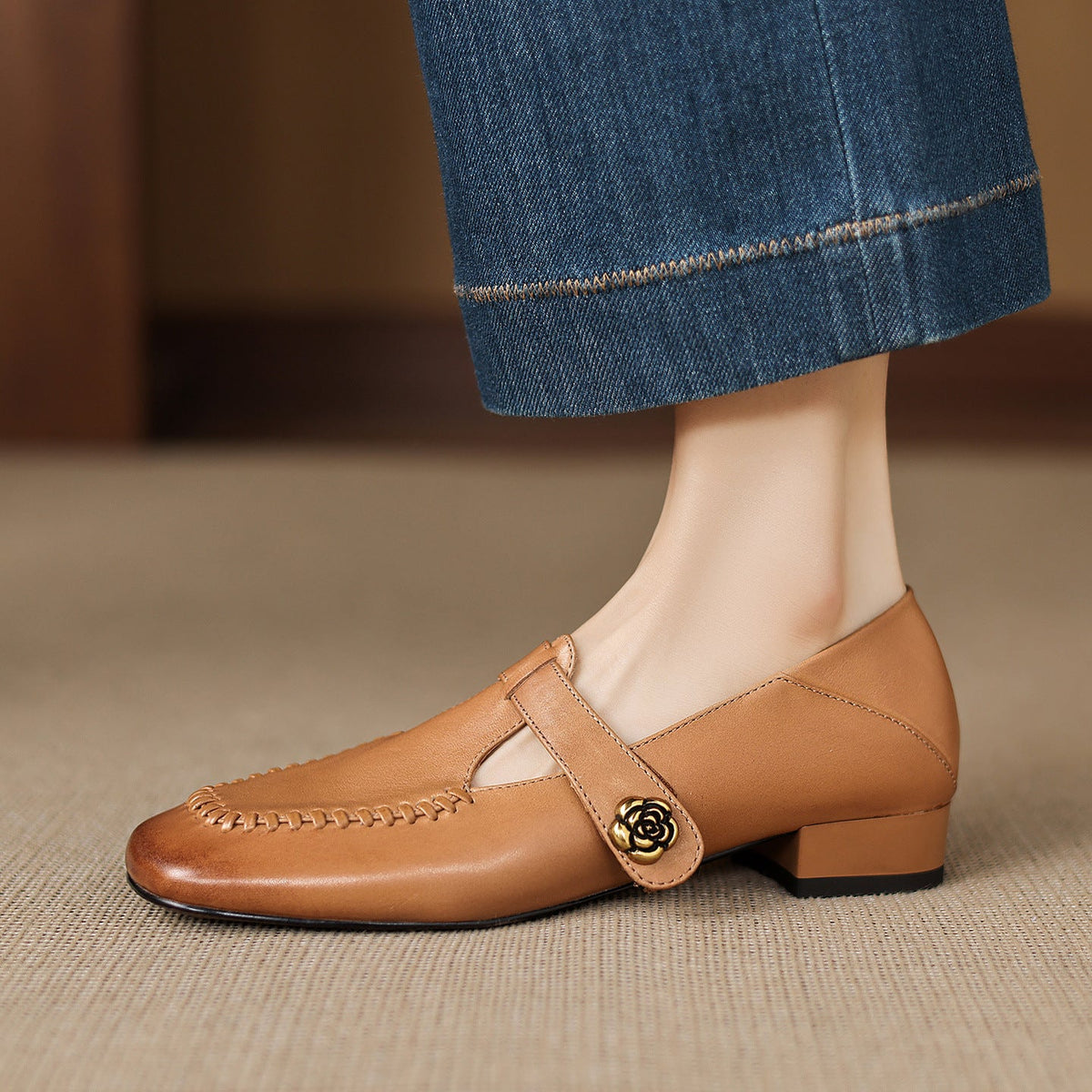 Zapatos de tacón Krea de piel auténtica con costuras de látigo y tira en T