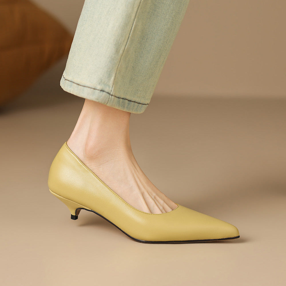Zera pumps i äkta läder med spetsig tå och klack