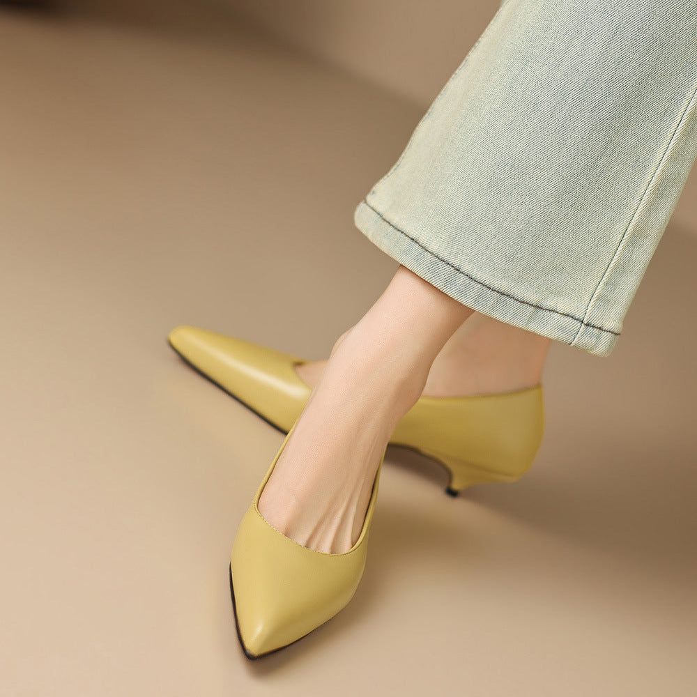 Zera pumps i äkta läder med spetsig tå och klack