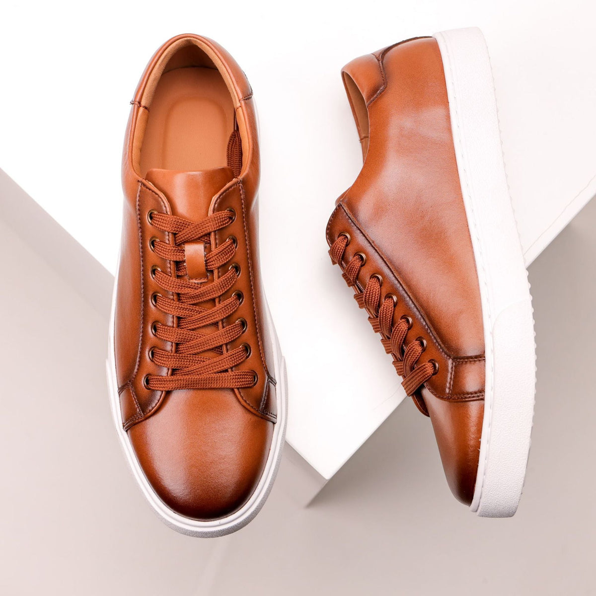 Valor sneakers i äkta läder