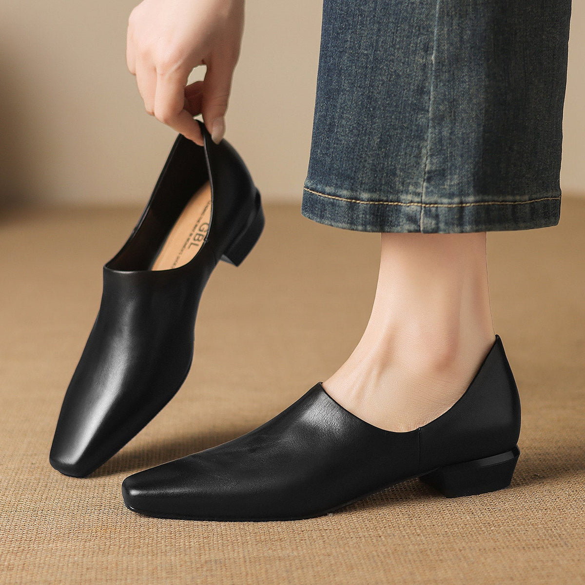 Sapatos de pele genuína Lirena