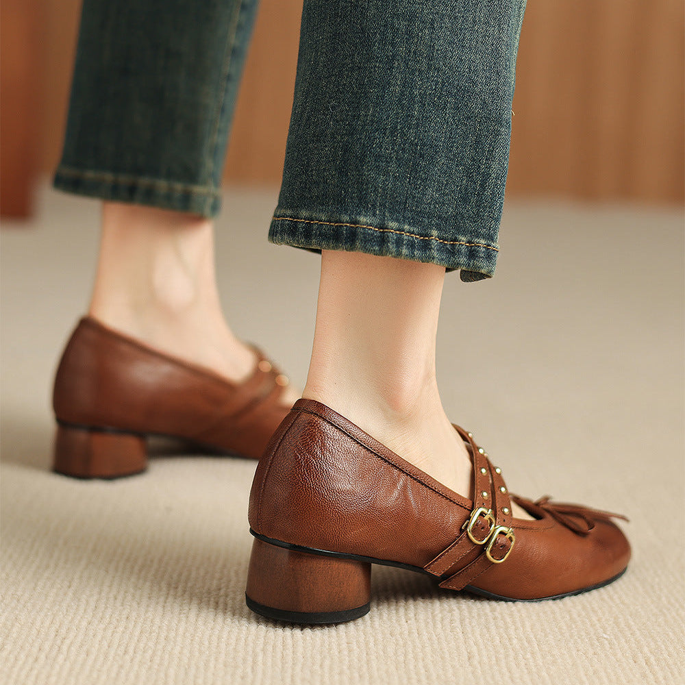 Alba Mary Jane-pumps van echt leer met studs