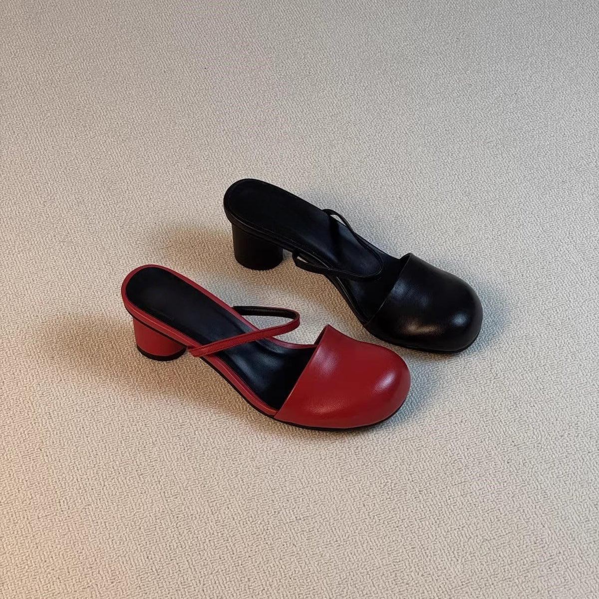 Olara Mules mit Absatz aus echtem Leder und runder Zehenpartie