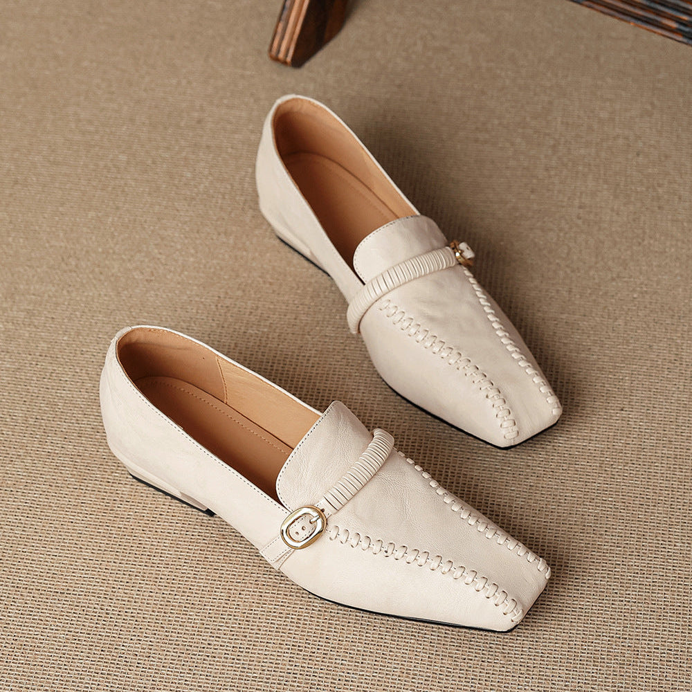 Deyla loafers i äkta läder med spänne och rem
