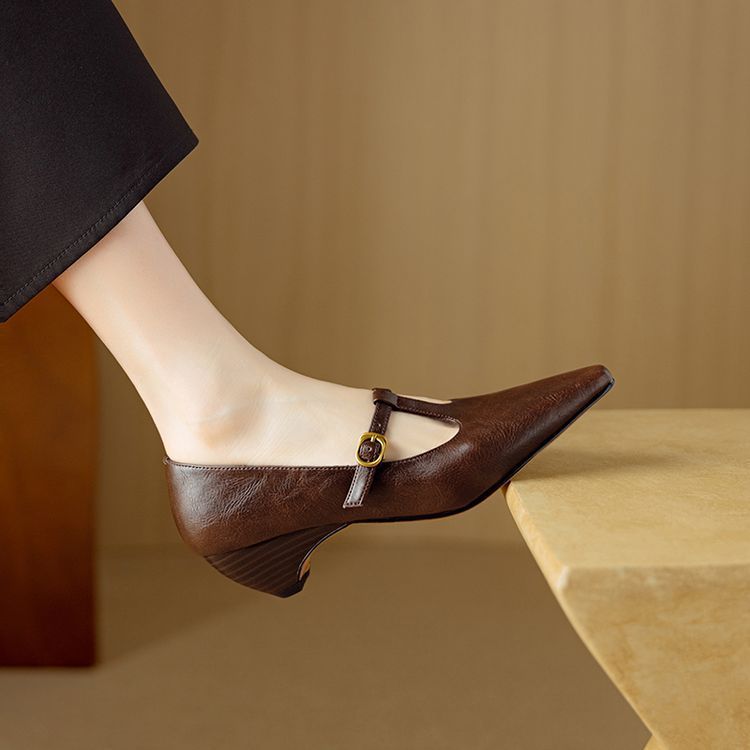 Zuri Mary-Jane-Pumps aus echtem Leder mit T-Riemchen