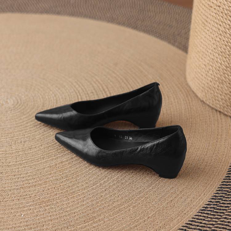 Marlot Echtleder-Pumps mit spitzer Zehenpartie und Absatz