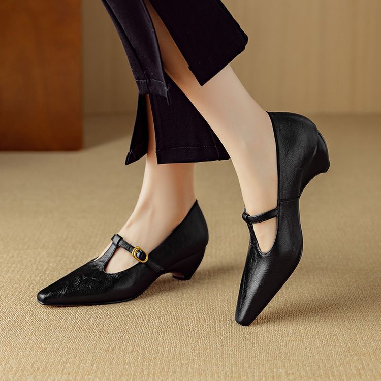 Zuri Mary-Jane-Pumps aus echtem Leder mit T-Riemchen