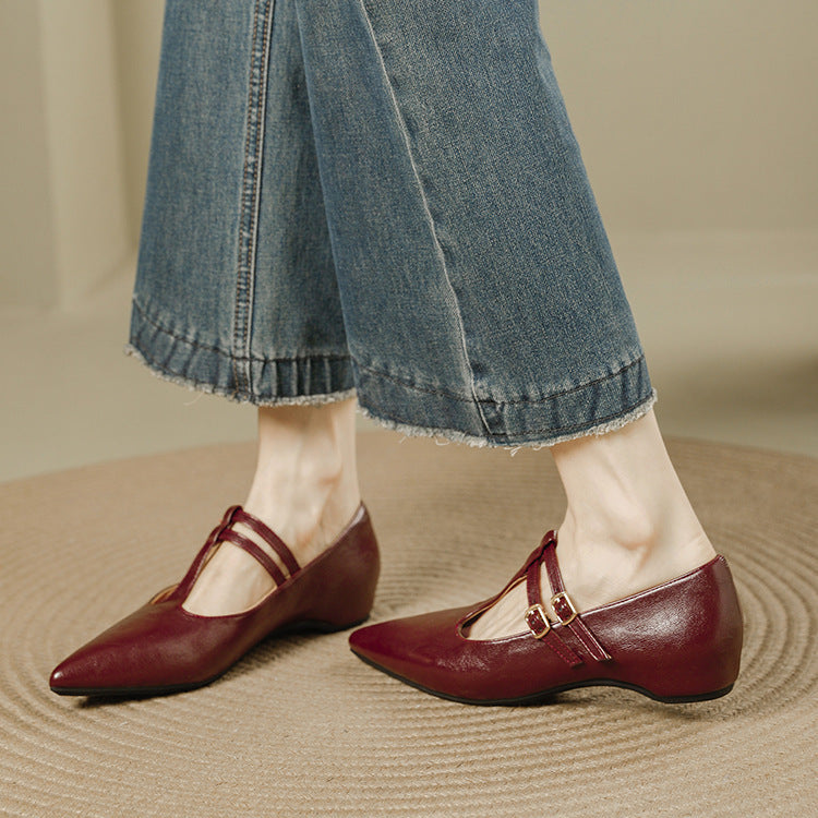 Tacones de cuero con doble tira en T Olara