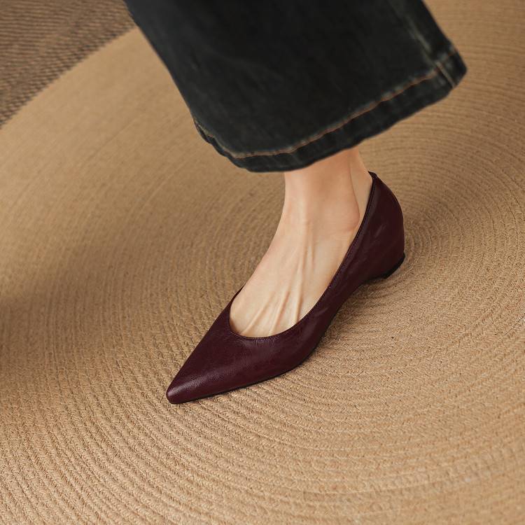 Marlot Echtleder-Pumps mit spitzer Zehenpartie und Absatz